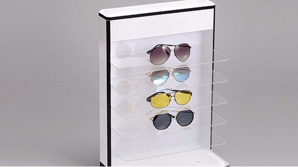 影響亞克力眼鏡展示架使用壽命的主要原因是那些？