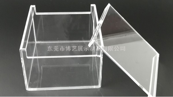 在定制亞克力展示架時(shí)，絲印應(yīng)該注意一些什么事項(xiàng)呢？