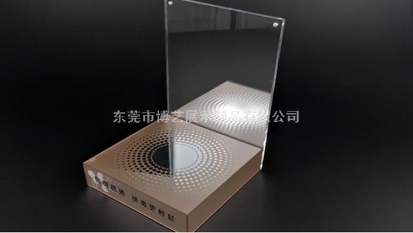 在絲印亞克力展示架圖案時(shí)的注意事項(xiàng)