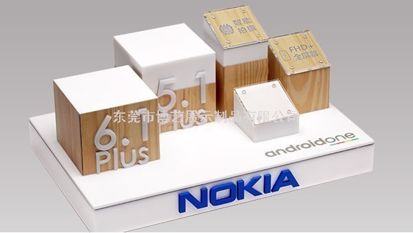 一個亞克力展架是如何生產(chǎn)出來的呢？